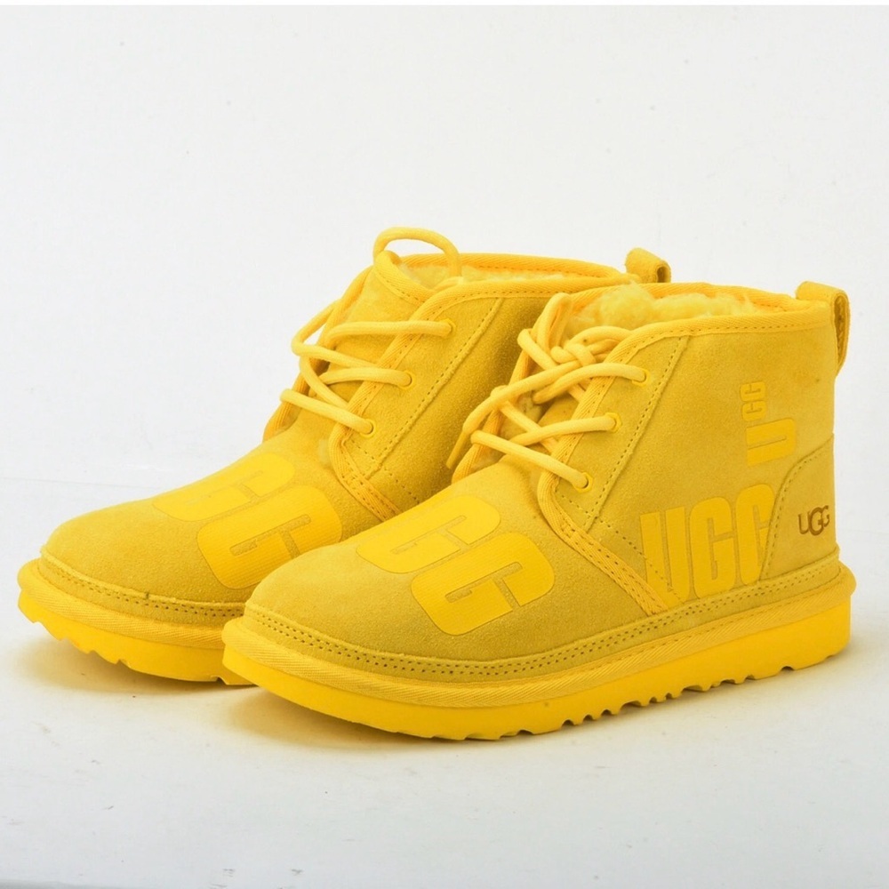 UGG NEUMEL II Scatter Youth Size 5 Graphic Chukka Boots Yellow